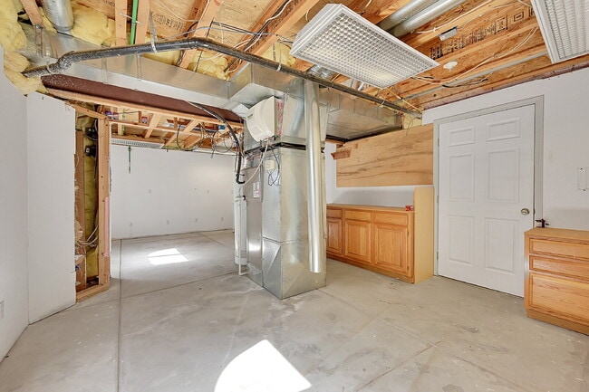 Building Photo - $2,795.00, 3-bed, 3.5-bath with bonus room...