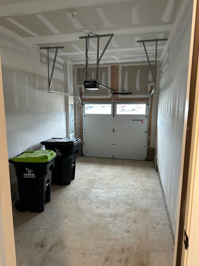 Building Photo - 182 Mahogany Ln