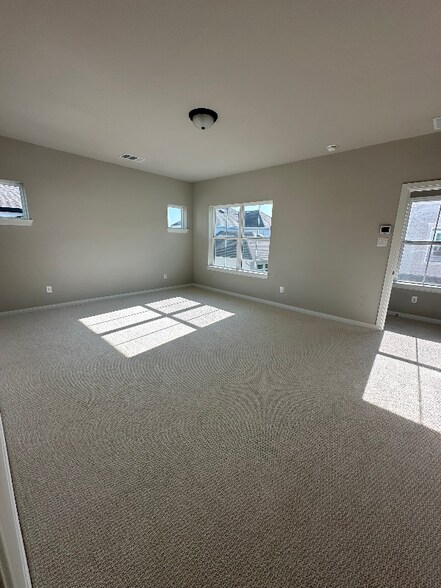 Building Photo - 13357 Hedgebrook Pl