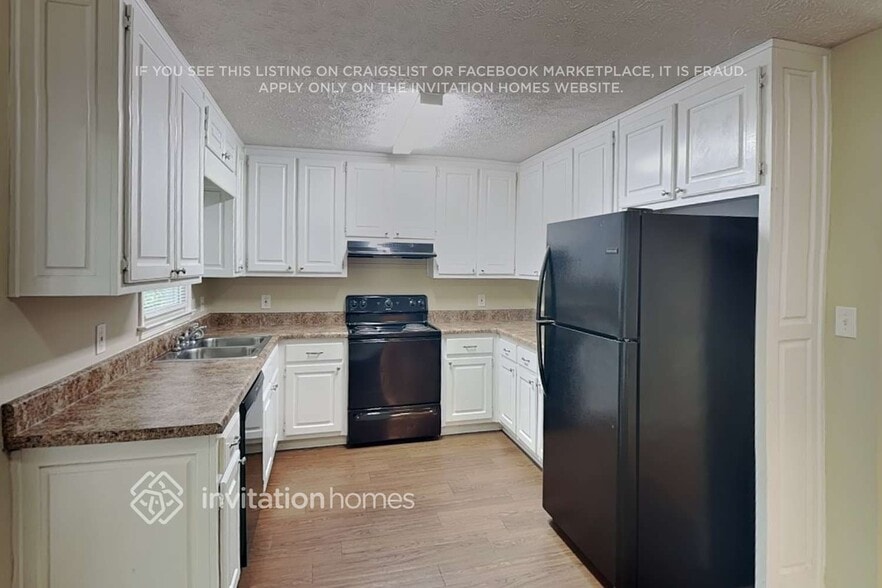 Building Photo - 305 Mary Alice Dr