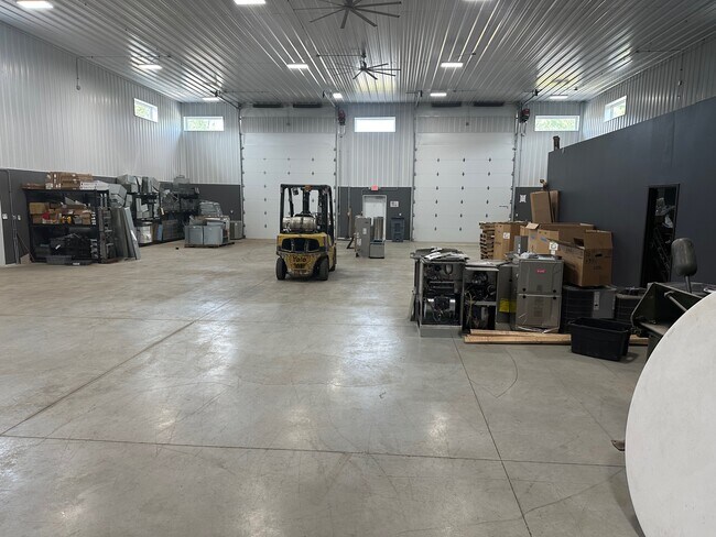 Building Photo - 1114 E Main St