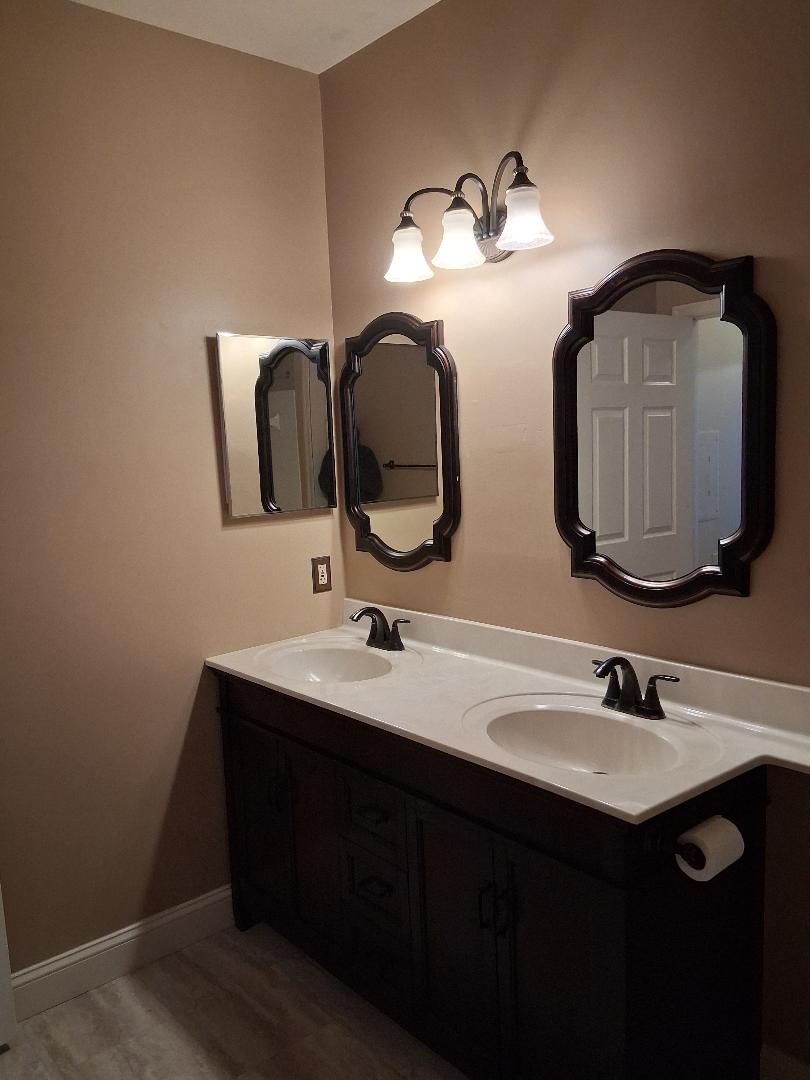 Building Photo - 8927 Groffs Mill Dr