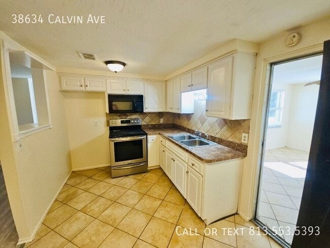 Building Photo - 38634 Calvin Ave