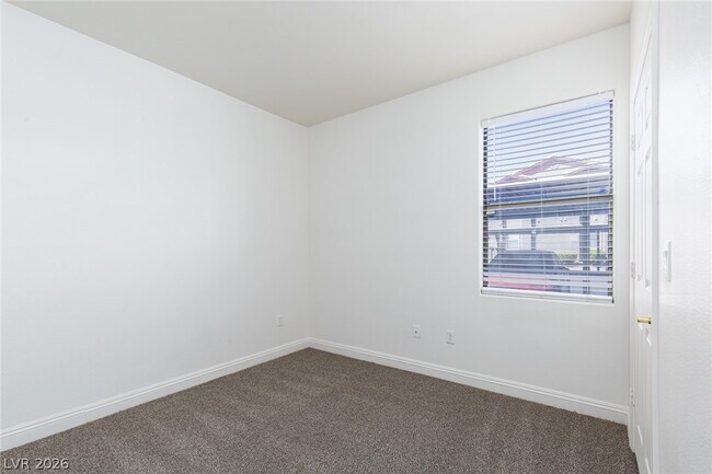 Building Photo - 8000 W Badura Ave