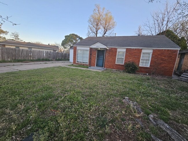 Building Photo - 2505 NW Lincoln Ave