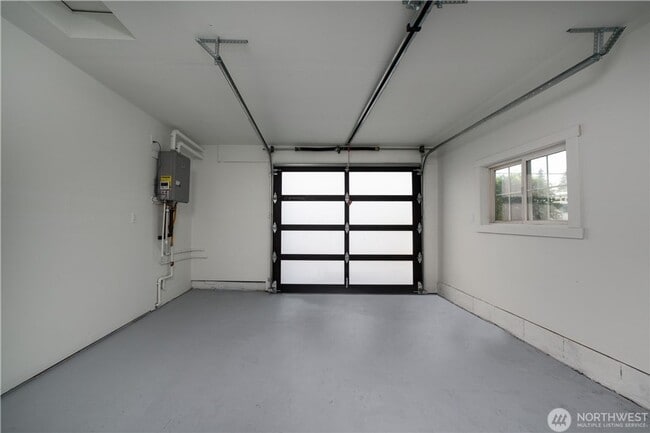 Building Photo - North Seattle - Pinehurst Updated 3 Bedroom 2 Bath Rambler