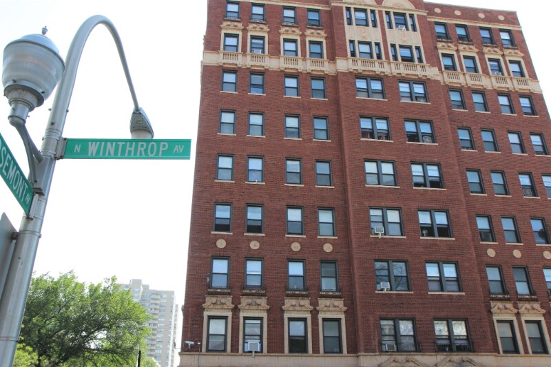 Building Photo - 1061 W Rosemont Ave