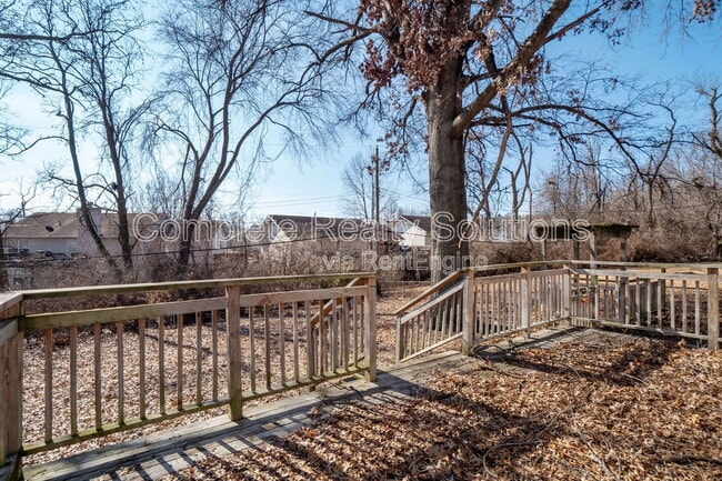 Building Photo - 1324 Columbus Dr