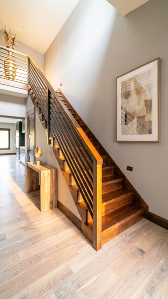 Staircase - 135 Harbor Pt