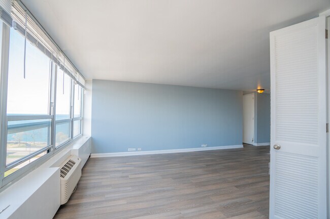 Building Photo - 4800 S Chicago Beach Dr