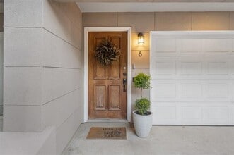 Building Photo - 5702 Hudson St