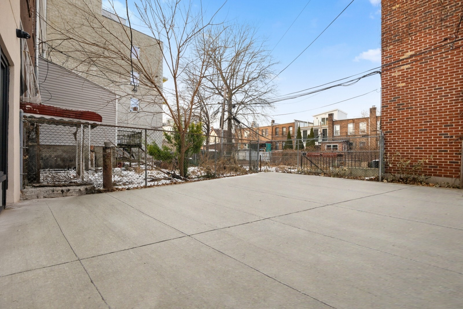 Building Photo - 379 Hawthorne St