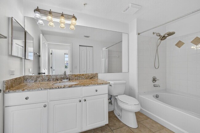 Building Photo - 5301 Myrtlewood Cir E