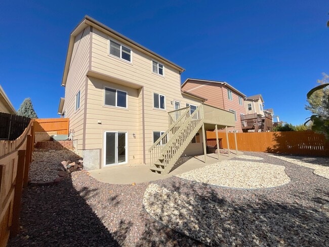 Building Photo - 4 Bedroom Home Available Near Barnes Rd & ...