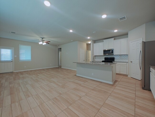 Building Photo - 26046 Quiet Field Ct