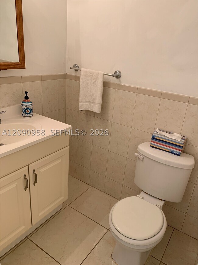 Building Photo - 12290 NE 11th Ct