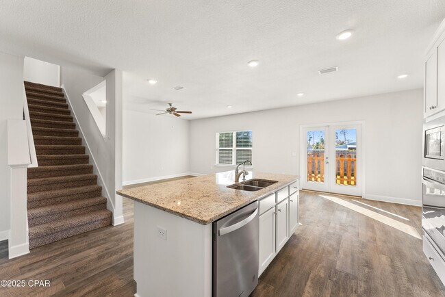 Building Photo - 3000 Rachel Pl