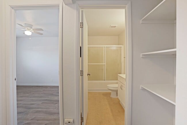 Building Photo - 111 N Walnut Ave