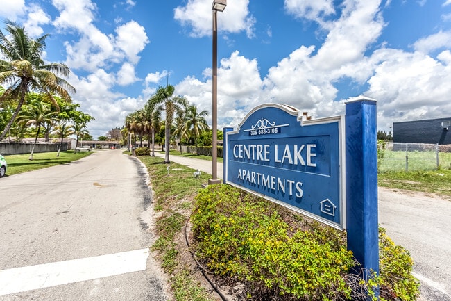 Building Photo - Centre Lake III