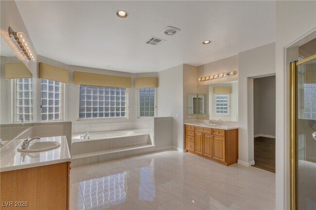 Building Photo - 63 Cascade Lake St