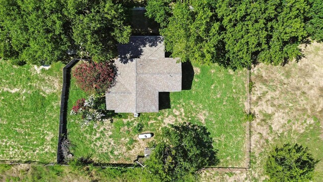 Building Photo - 1206 TX-78 BUS