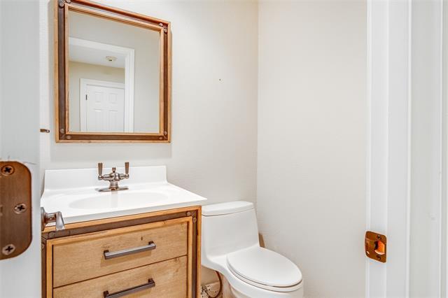 Building Photo - 9131 Valley Chapel Ln