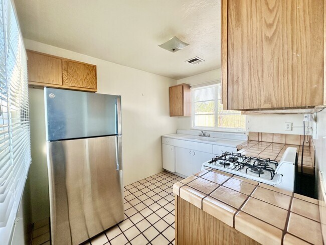 Building Photo - 1152 N Jones Blvd