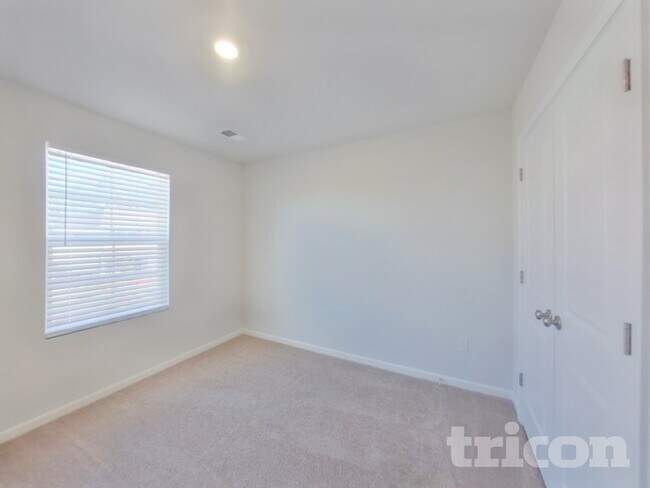 Building Photo - 177 Braxton Dr