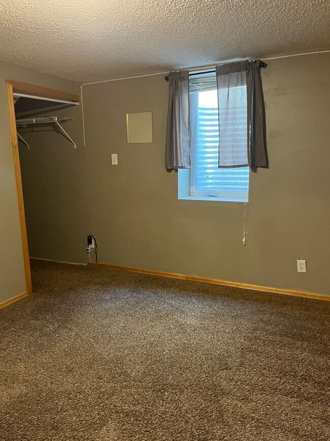 Building Photo - 868 20th Ave SE