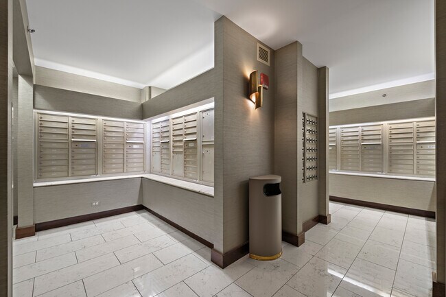 Building Photo - 1211 S Prairie Ave