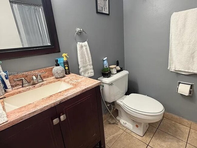 Building Photo - 9715 Fontainebleau Blvd