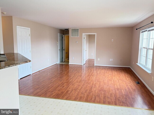 Building Photo - 2165 Cottonwood Ln