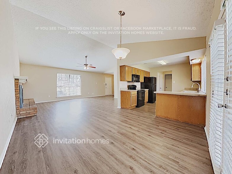 Building Photo - 503 Thorn Wood Dr