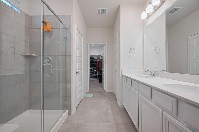 Building Photo - 7076 Silverleaf Oak St