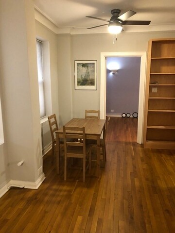 Building Photo - 1205 W Sherwin Ave