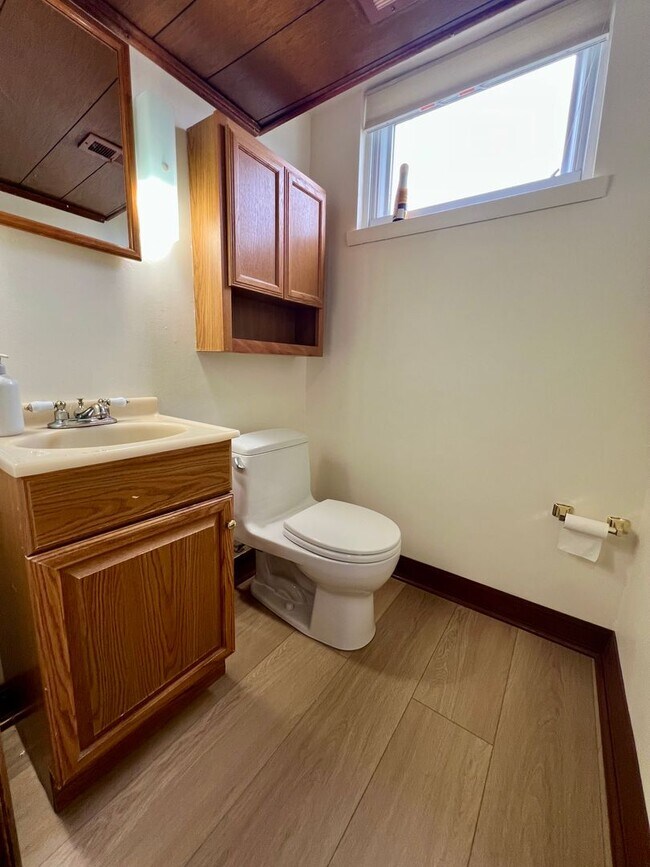 Building Photo - Gorgeous 3-Bedroom Townhome with One-Car Garage in Roxborough! Available NOW!