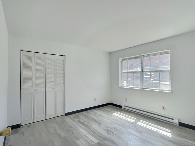 Building Photo - 360 Palisade Ave