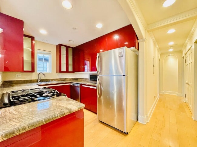 Building Photo - 1524 14th Ave S