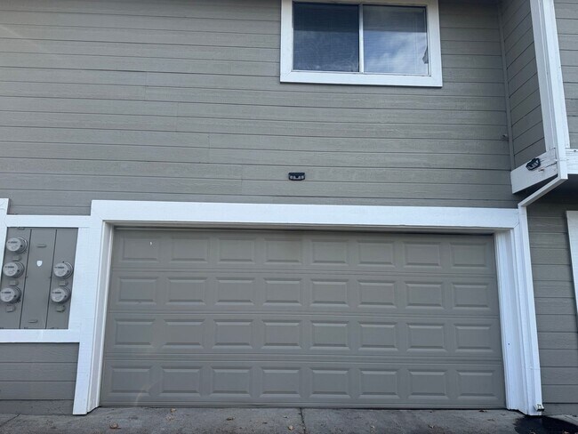 Building Photo - 191 Merlot Ct