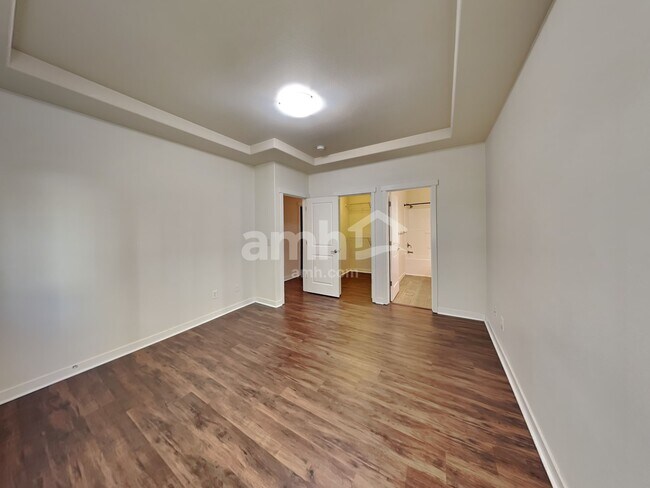 Building Photo - 7337 Rainier Dr