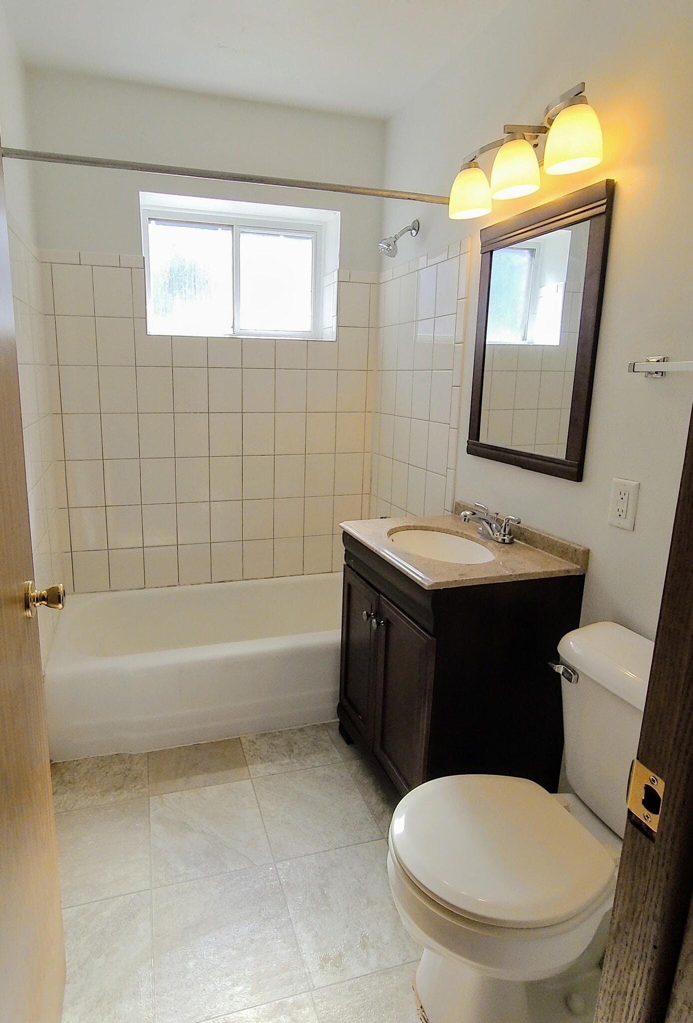 Building Photo - 617 E Homer St