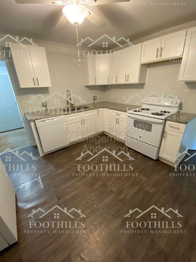 Building Photo - 106 Hanks Cir