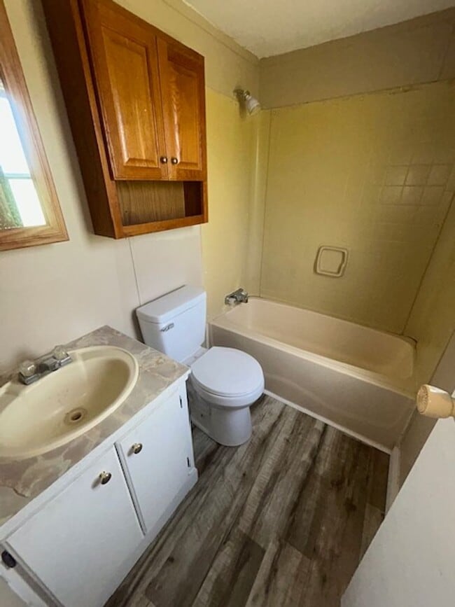 Building Photo - 3-bedroom, 2-bath mobile home