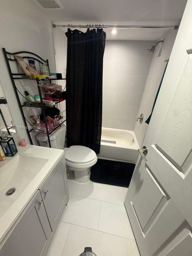 Building Photo - 1250 SE 26th St