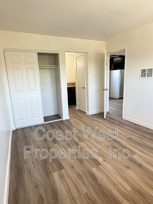 Building Photo - 816 S Orange Ave