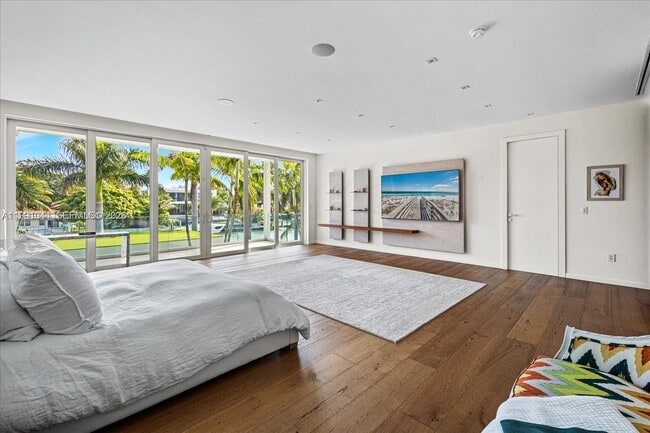 Building Photo - 3465 Meridian Ave