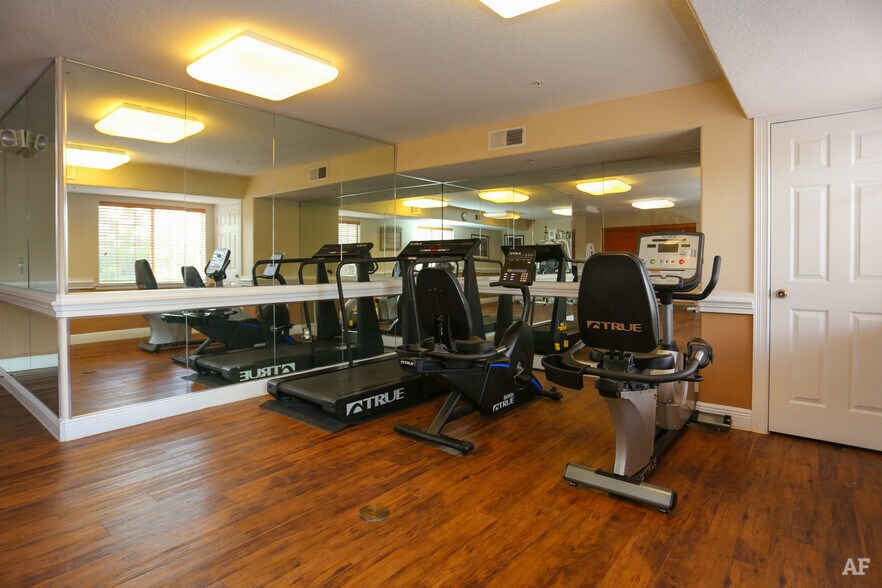 Building Photo - 6401 St Johns Ave