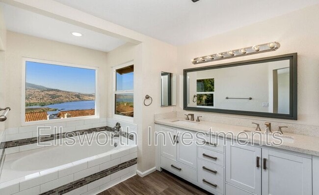 Building Photo - 10195 Bluestone Ct