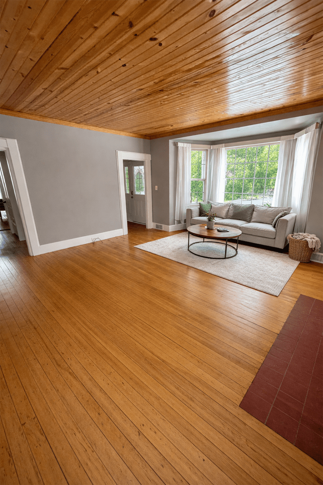 Building Photo - 4935 N Parma Rd