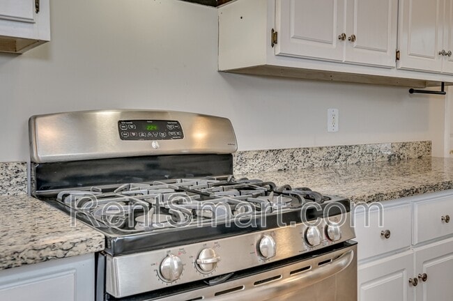 Building Photo - 4705 E Creek Mill Ct